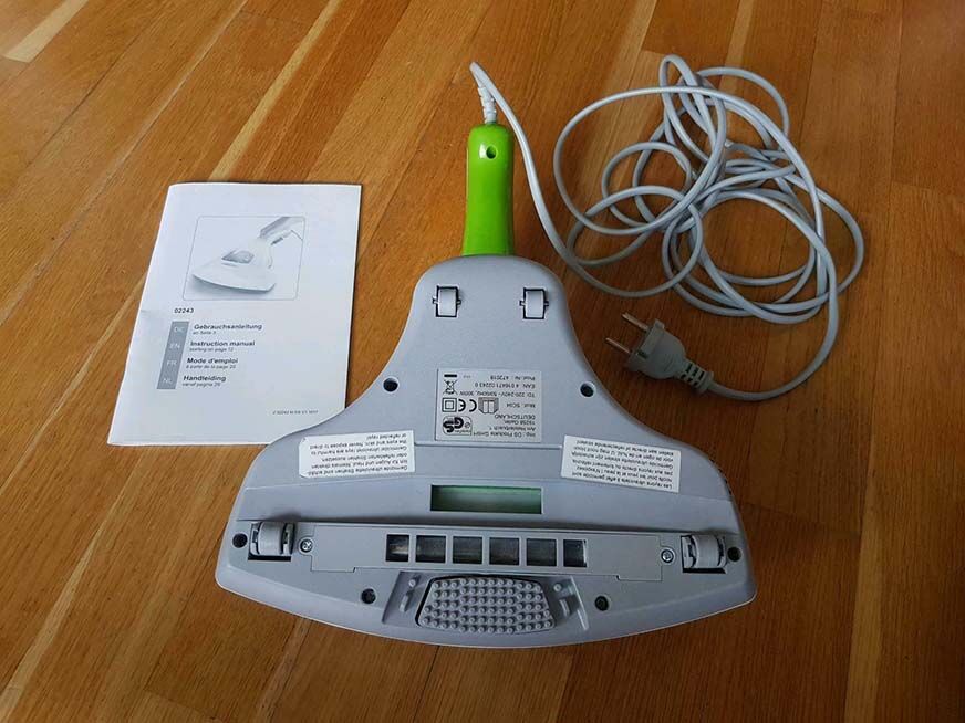 Die Bürste von unten