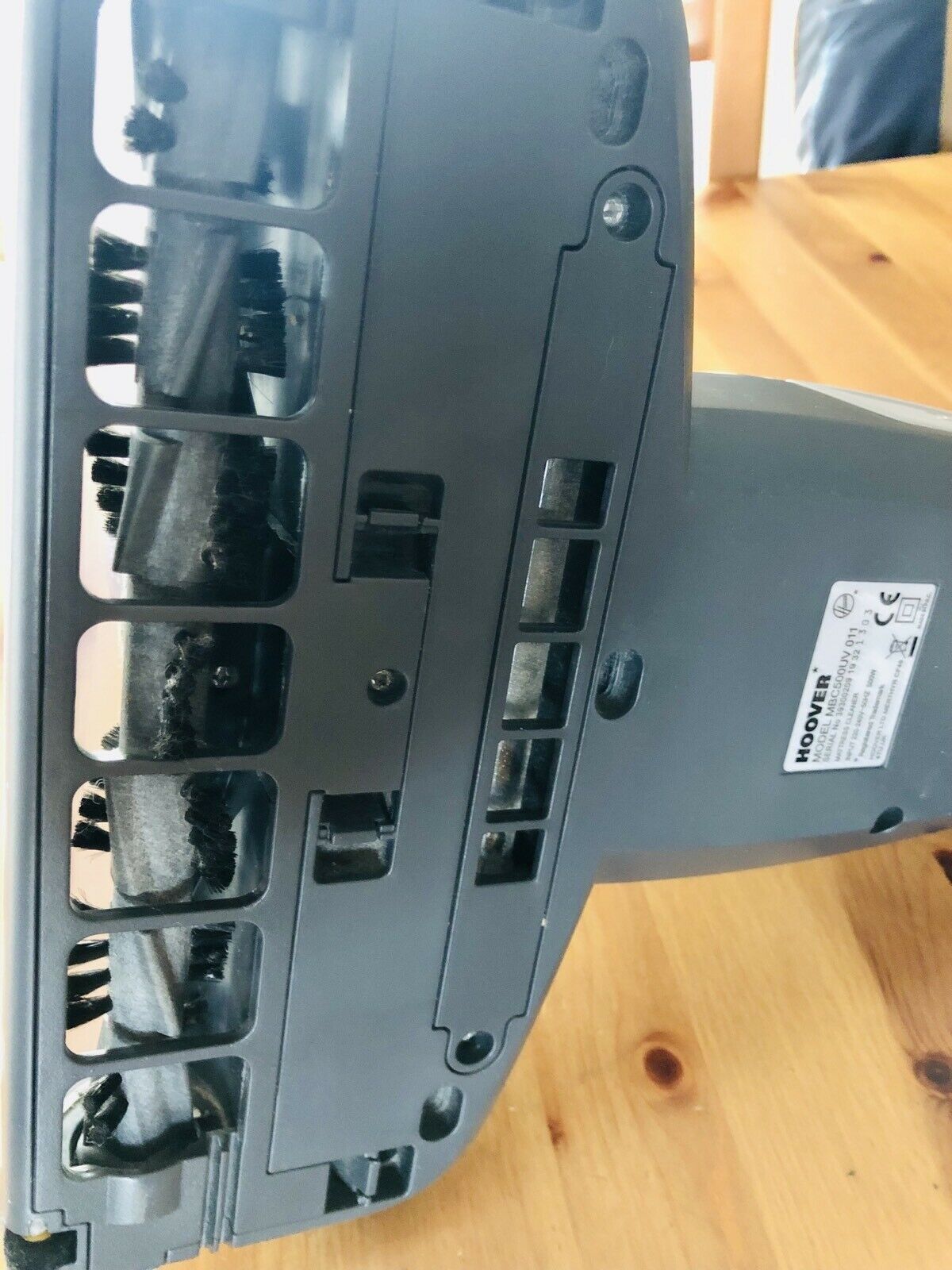 Die Bürste von unten