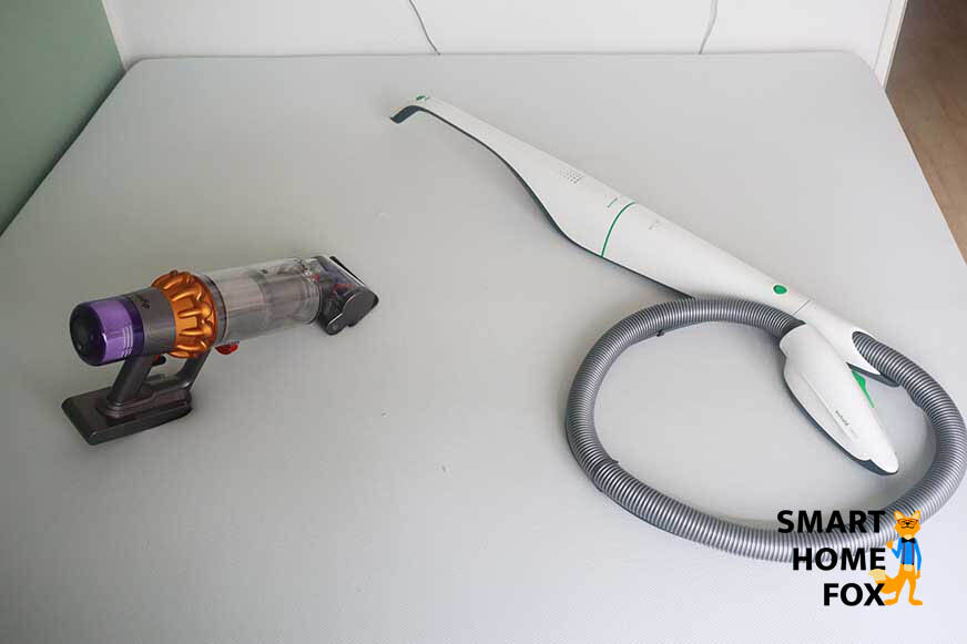 Akkustaubsauger mit Milbenaufsatz