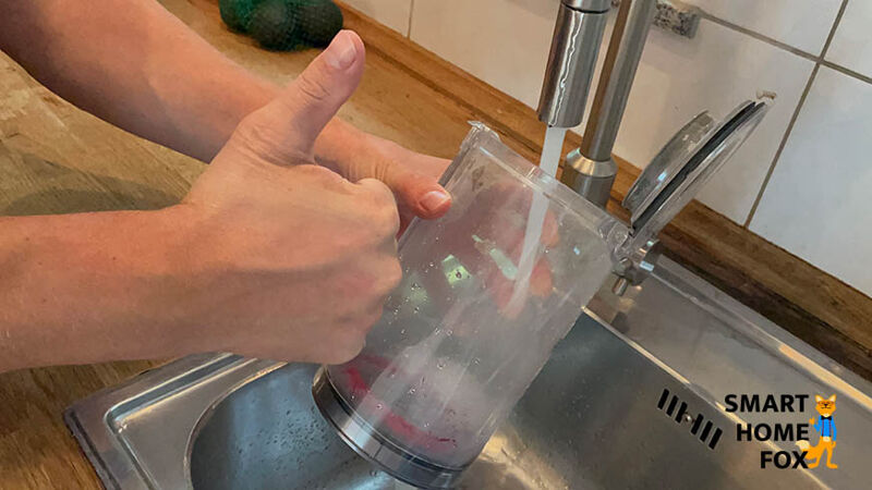 Reinigung Schmutzbehälter