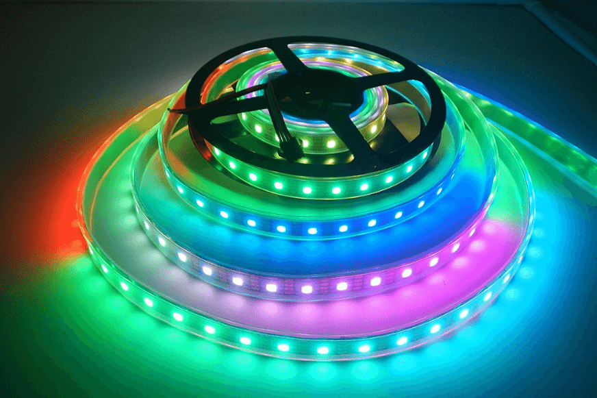 Rasberry Pi Lightstrips sind in der Nahaufnahme zu sehen