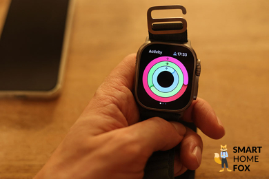 Man sieht den Aktivitätstracker der Apple Watch Ultra.