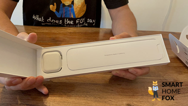 Man sieht die Verpackung der Apple Watch 8.