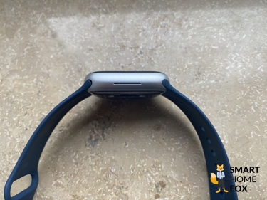 Linke Seite der Apple Watch 9 in Silber