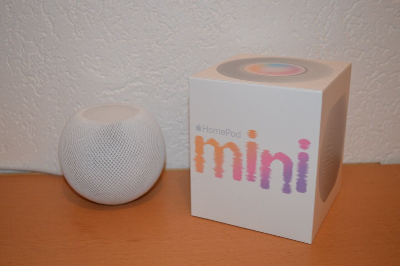 Apple HomePod mini mit Verpackung