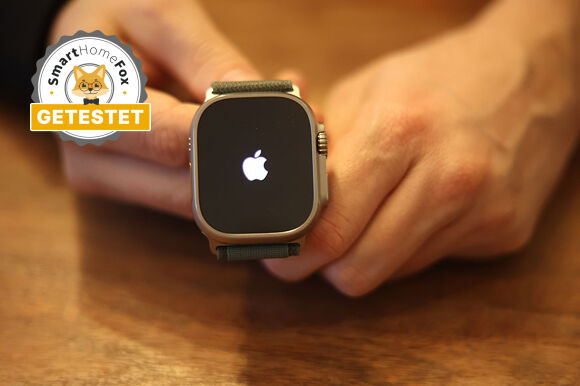 Man sieht die Apple Watch Ultra.