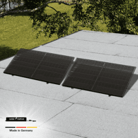 Man sieht ein Balkonkraftwerk von Priwatt.