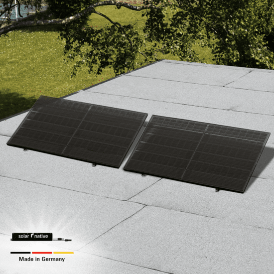 Man sieht ein Balkonkraftwerk von Priwatt.