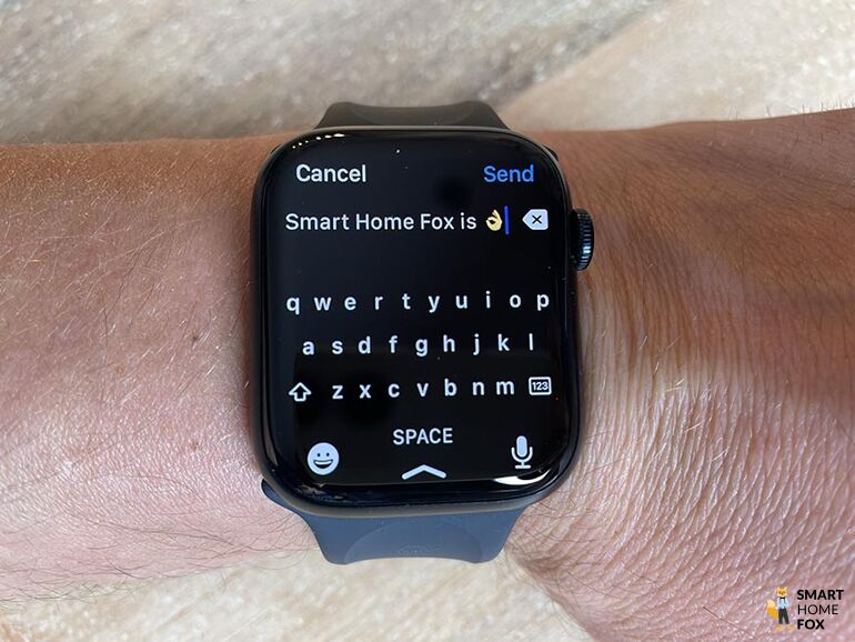 Man sieht die Antwortfunktion auf der Apple Watch 7.
