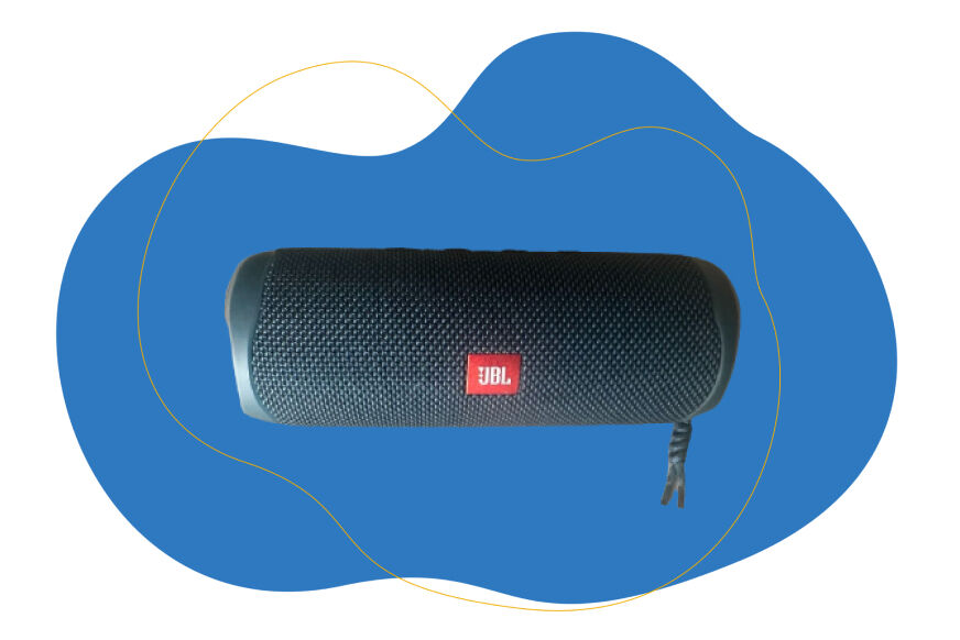 Schwarze JBL Flip 5 in der Frontansicht.