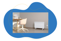 Stiebel Eltron Elektroheizung ist in einem Zimmer an der Wand zu sehen.