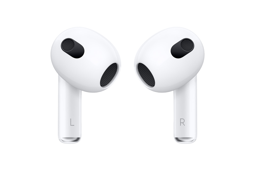 Appple AirPods 3 In Ear Kopfhörer sind in der Nahaufnahme zu sehen.