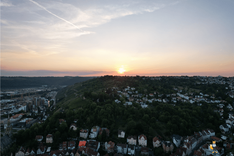 Ein Panorama der DJI Air 2S bei Sonnenuntergang