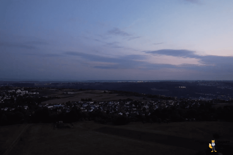 Auch bei schwachen Lichtverhältnissen macht die Kamera der DJI Air 2S sehr schöne Bilder im Test