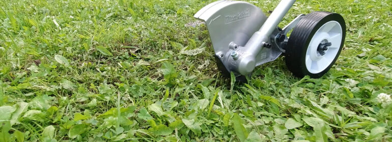 Draht für den Mähroboter, mit dem Rasenkantenschneider ausheben