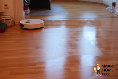 Im Test wischt der Dreame L10s Pro Ultra Heat den Boden.