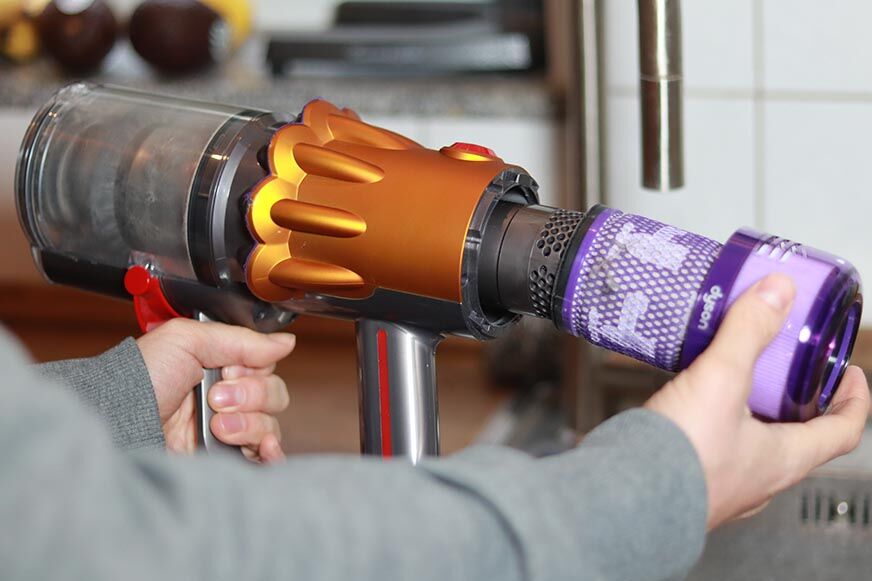 Dyson Staubsauger V11 Reinigen