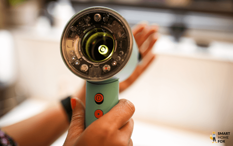 Die Nural Sensoren des Dyson Supersonic Nural sind zu sehen.