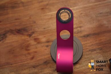 Man sieht den Dyson Supersonic Ständer.