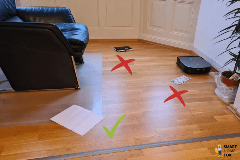 Das Testergebnis bei der Hinderniserkennung von flachen Objekten durch den ECOVACS DEEBOT X2 OMNI ist zu sehen.