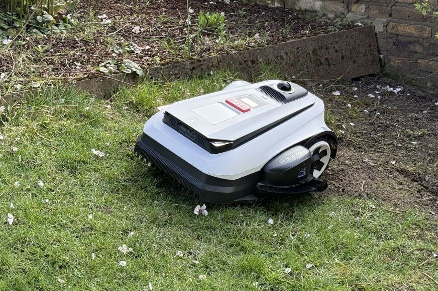 ECOVACS GOAT A1600 LiDAR PRO Mähroboter im Smart Home Fox Test - mit TruEdge Trimmer und Dual-LiDAR-Navigation