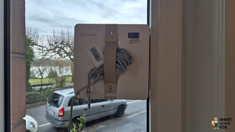 ECOVACS WINBOT Mini wischt entlang der Leisten