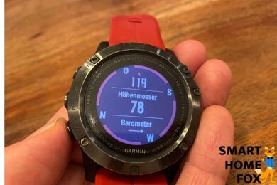 Man sieht das Barometer auf der Garmin Fenix 5X Plus.