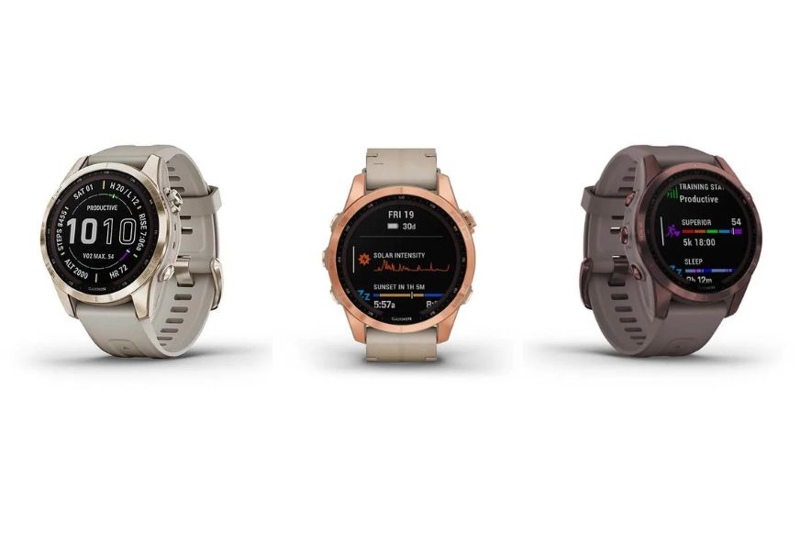 Man sieht die Garmin Fenix 7S.