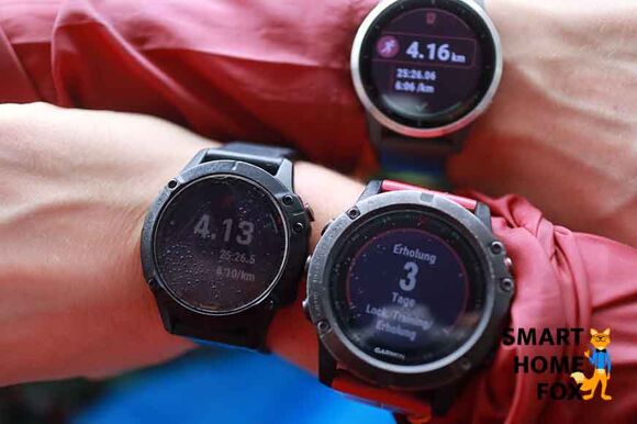 Man sieht die Garmin Fenix 5X Plus und die Garmin Fenix 6 Pro am Arm.