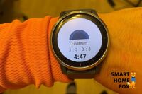 Man sieht die Garmin vivoactive 4.