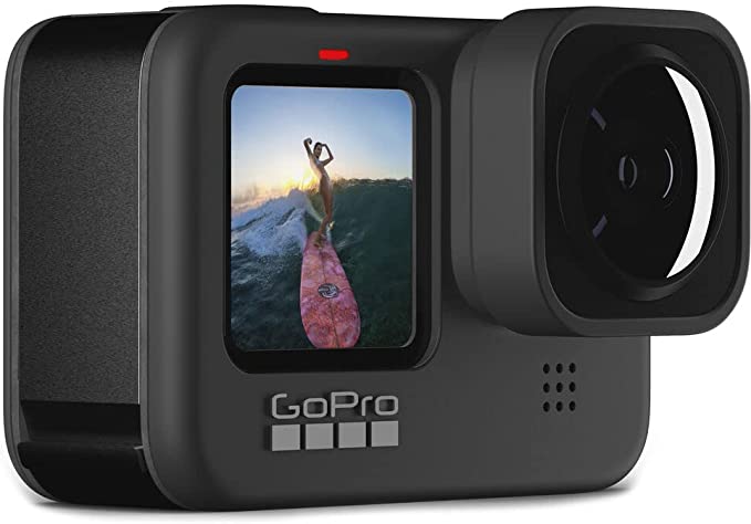 Man sieht die GoPro Hero 9 Max Lens Mod.