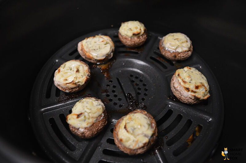 Gefüllte Champignons aus der Heißluftfritteuse.