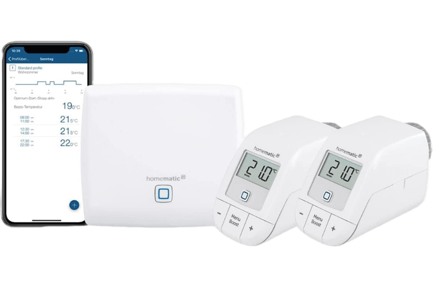 Smartphone mit Homematic IP App, Access Point und zwei Heizkörperthermostaten