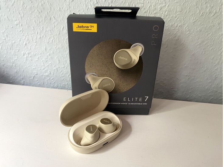 Hier siehst Du die Jabra Elite 7 Pro in Gold