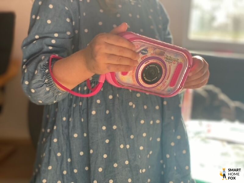 Kamera in Kinderhänden