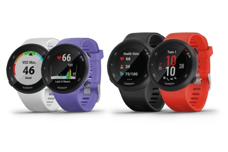 Man sieht die Garmin Forerunner 45 S und die Forerunner 45.