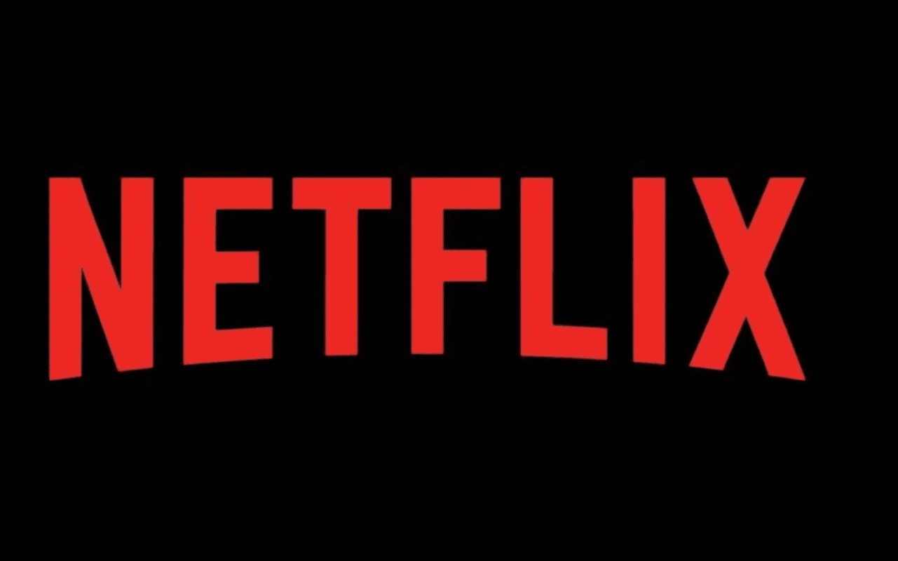 Netflix Logo ist vor einem schwarzen Hintergrund zu sehen.