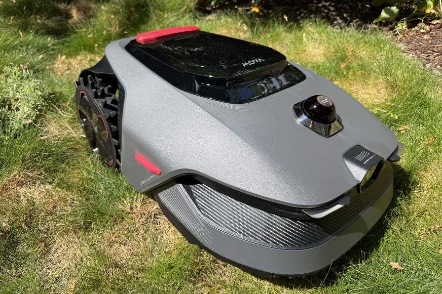 MOVA LiDAX Ultra 1000 Mähroboter ohne Begrenzungskabel von vorne auf weißem Hintergrund