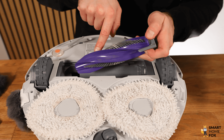 Die Anti Haaraufwicklungsbürste (sogenannte: Tangling Floating Brush 2.0) ist zu sehen.