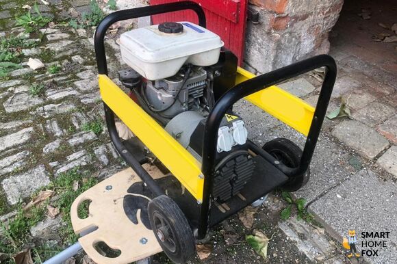 Unterschiedliche Notstromaggregate und Stromerzeuger werden im Smart-Home-Fox Test und Vergleich präsentiert.