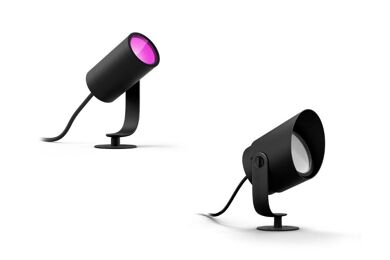 Man sieht den Philips Hue Outdoor Lily Gartenspot.