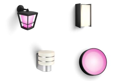 Man sieht die Philips Hue Wandleuchten.