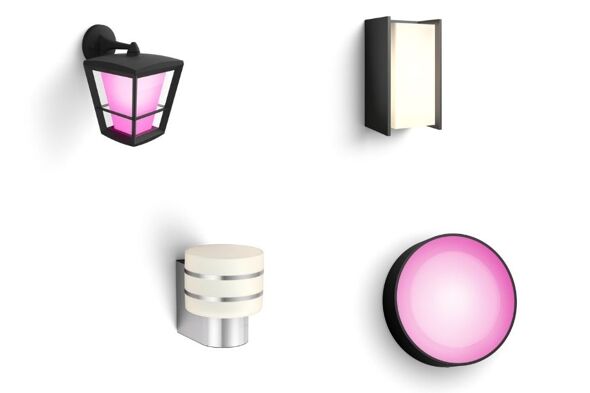 Man sieht die Philips Hue Wandleuchten.