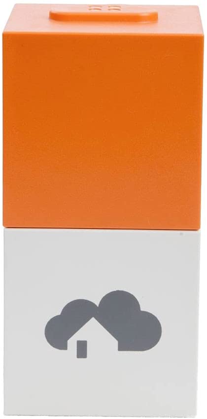 Homee Zigbee Brain und der Cube sind vor einem weißen Hintergrund zu sehen