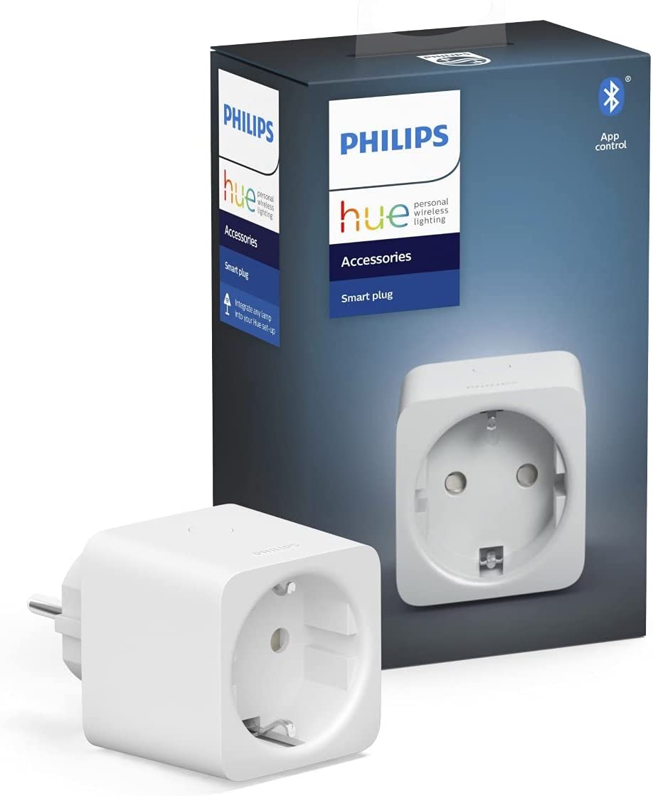 Philips Hue Steckdose ist samt Verpackung vor einem weißen Hintergrund abgebildet.