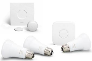 Philips Hue White E27 3er Starter Set inkl. Smart Button ist vor einem weißen Hintergrund zu sehen