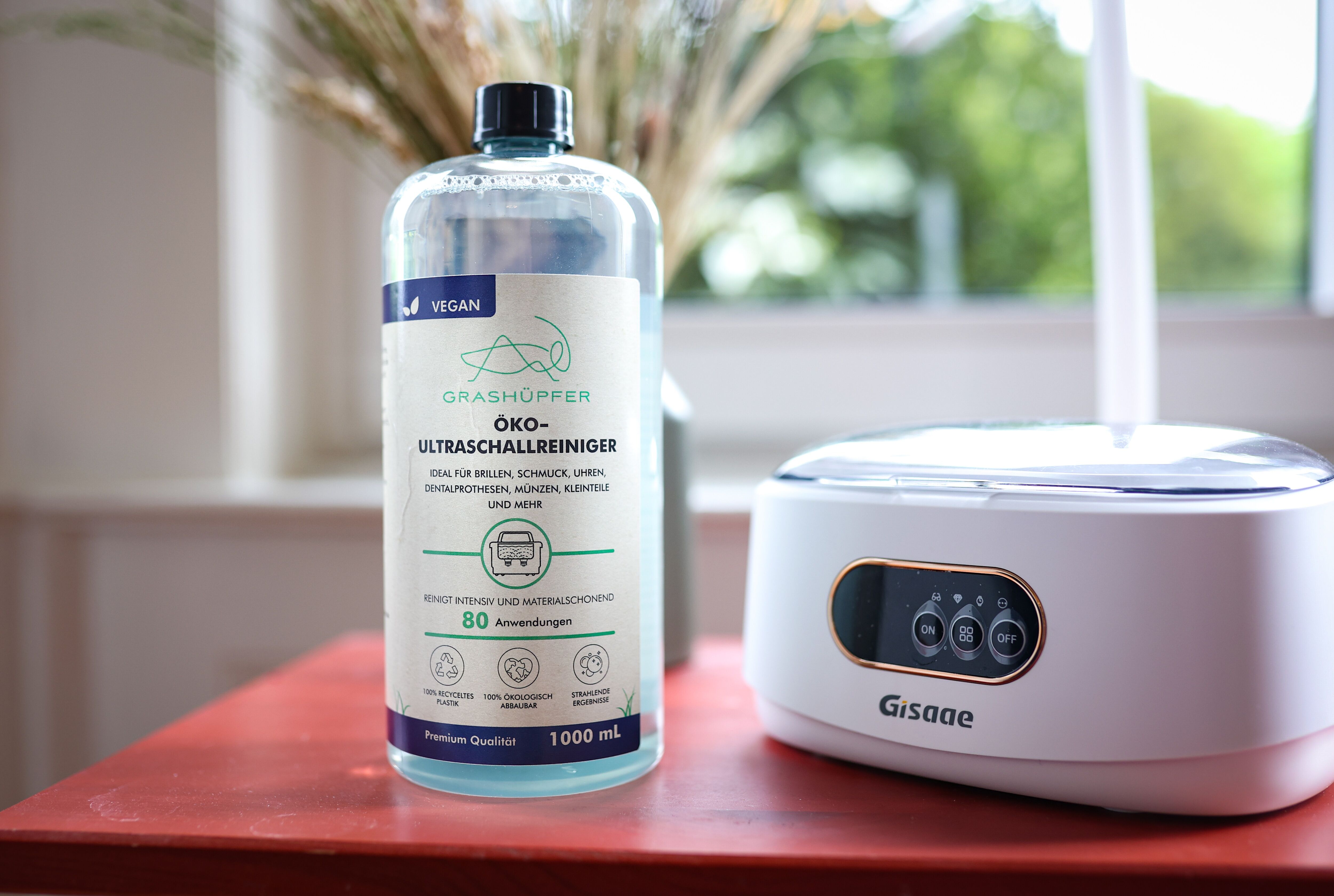 Grashüpfer Bio Ultraschallreiniger ist zu sehen.
