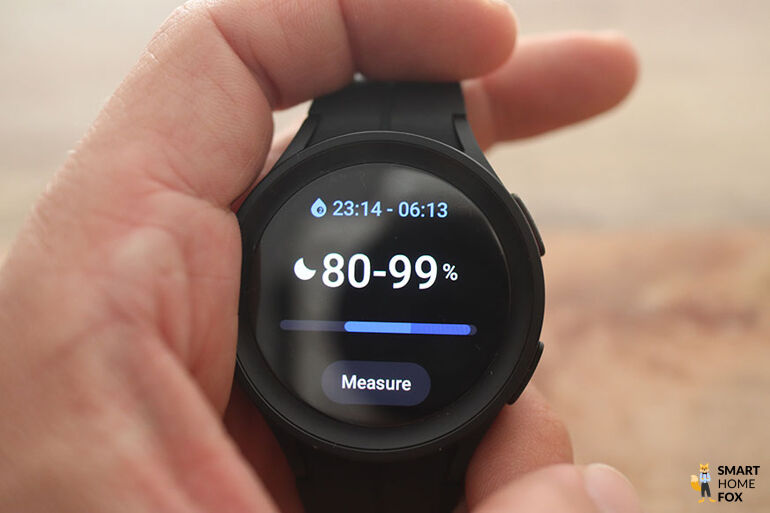Man sieht die Messung der Sauerstoffsättigung auf der Samsung Galaxy Watch 5.