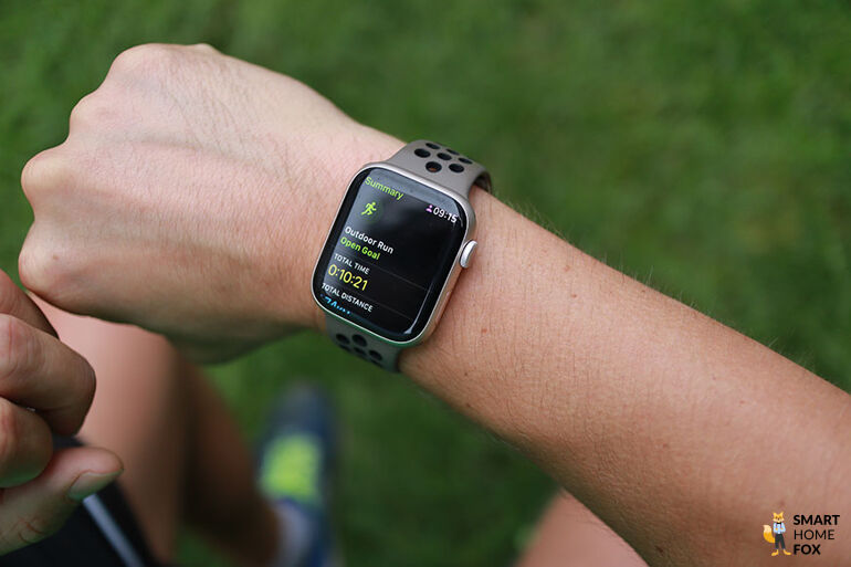 Man sieht die Apple Watch 8.