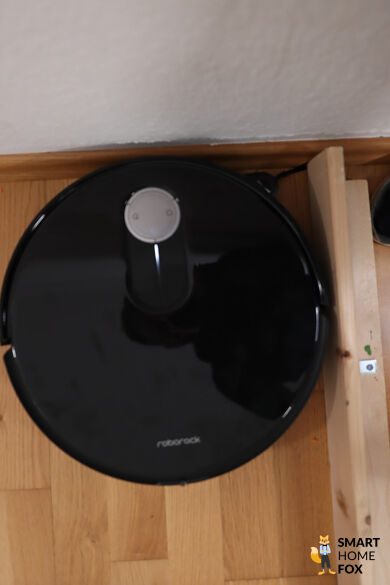 Roborock QRevo Slim entfernt alle Linsen aus den Ecken vom Parkett